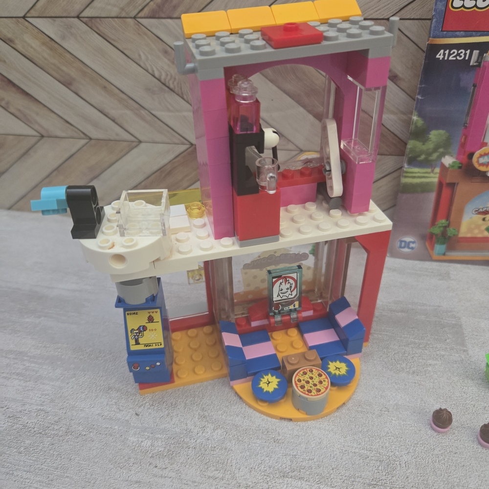 LEGO DC Super Hero Girls 41231 Harley Quinn to the Rescue Set Building Blocks - Picture 2 of 13